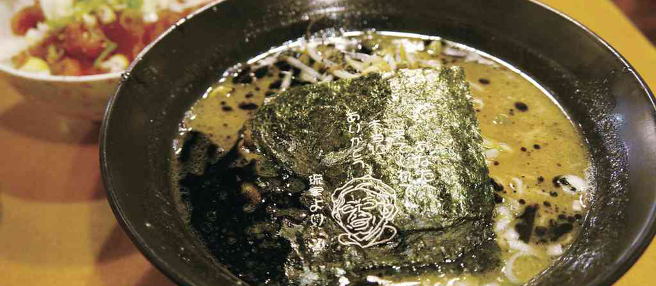 那霸 │ 熱賣焦蒜麵【 町の麺処 琉家 本店 】