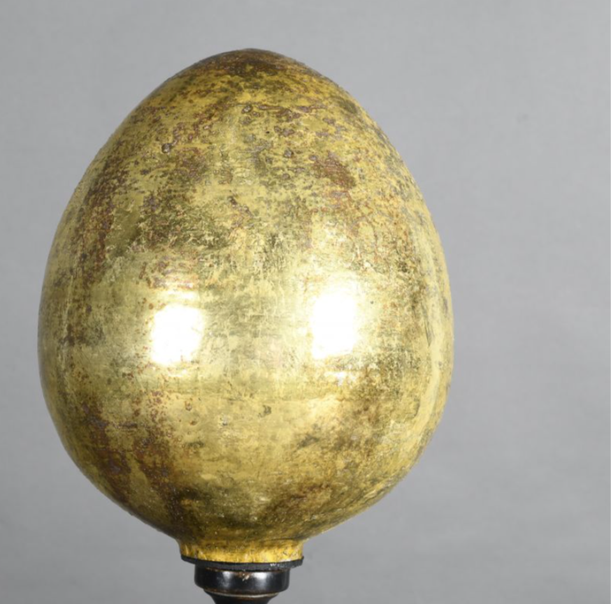 Miniatura: OEUF EN VERRE EMAILLE SUR SOCLE