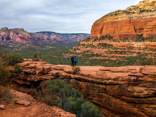 The Hike to Devil's Bridge via Mescal - Chuckwagon Trail