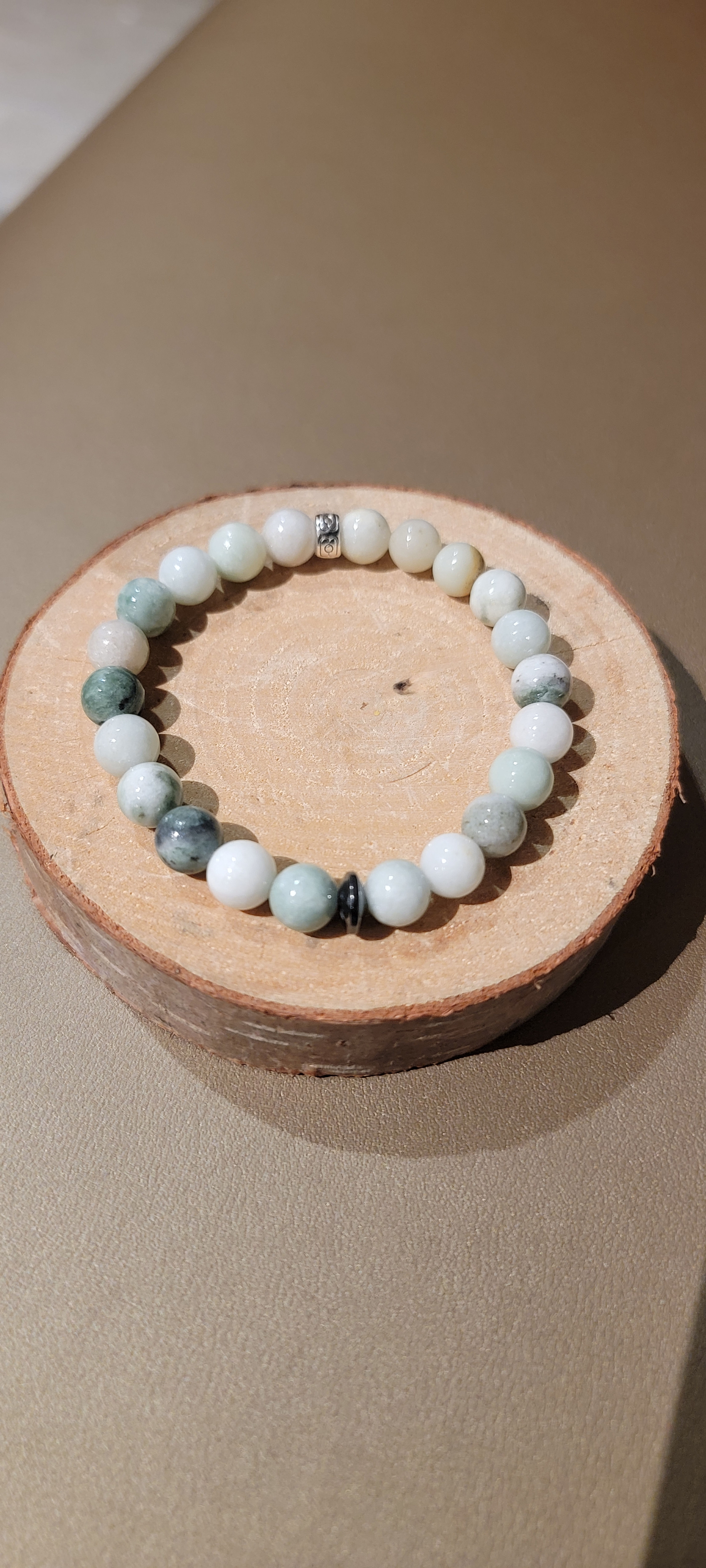 Bracelet en pierres naturelles – Vert d’eau & Ivoire