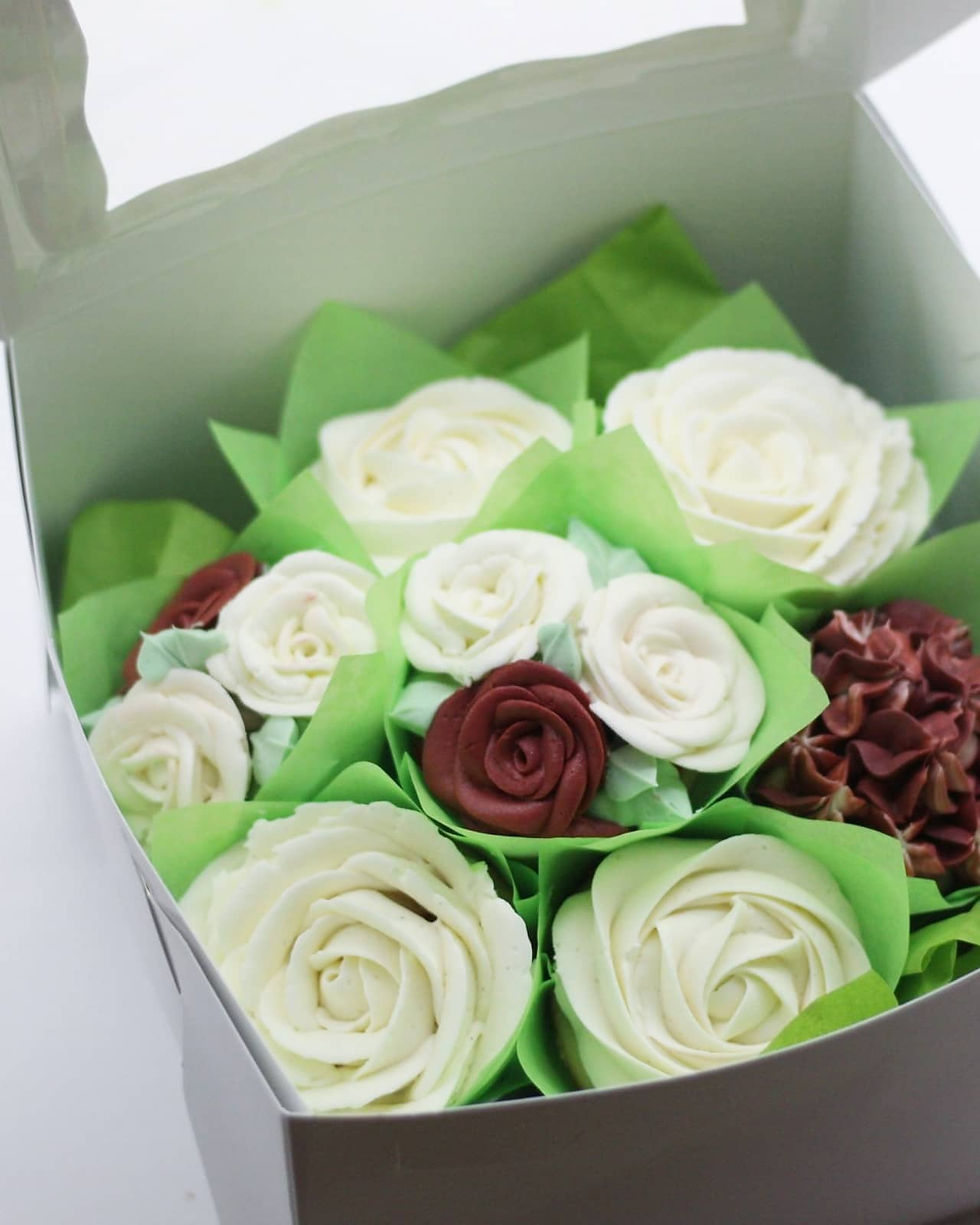 Flower cupcakes Apollo beach, Tampa FL