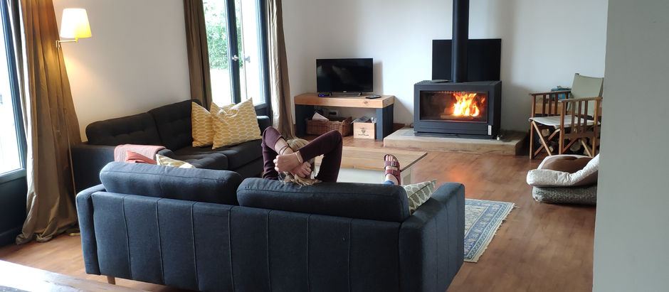 Leskobet living room floor