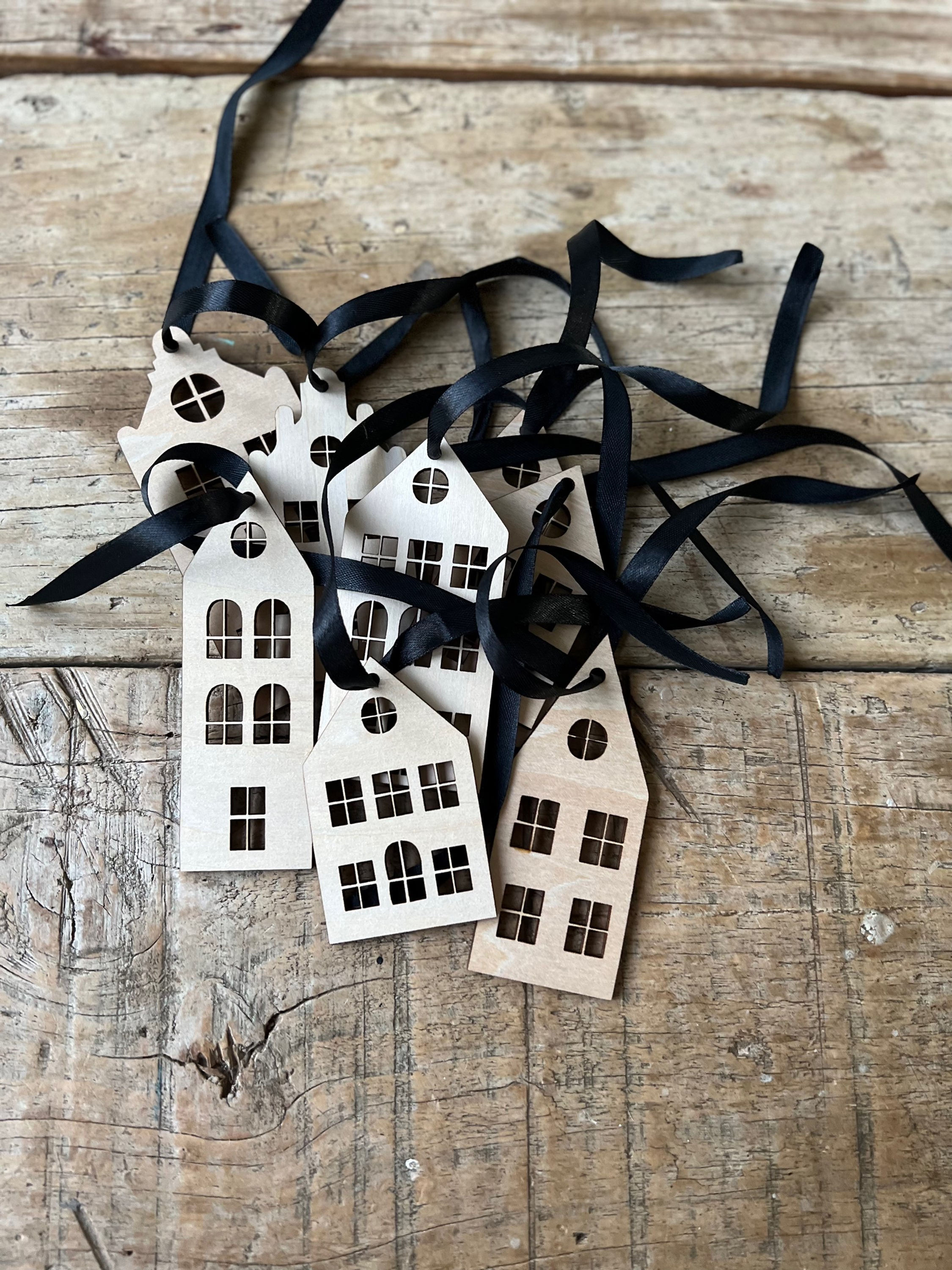 Scandinavian houses (set of 8)
