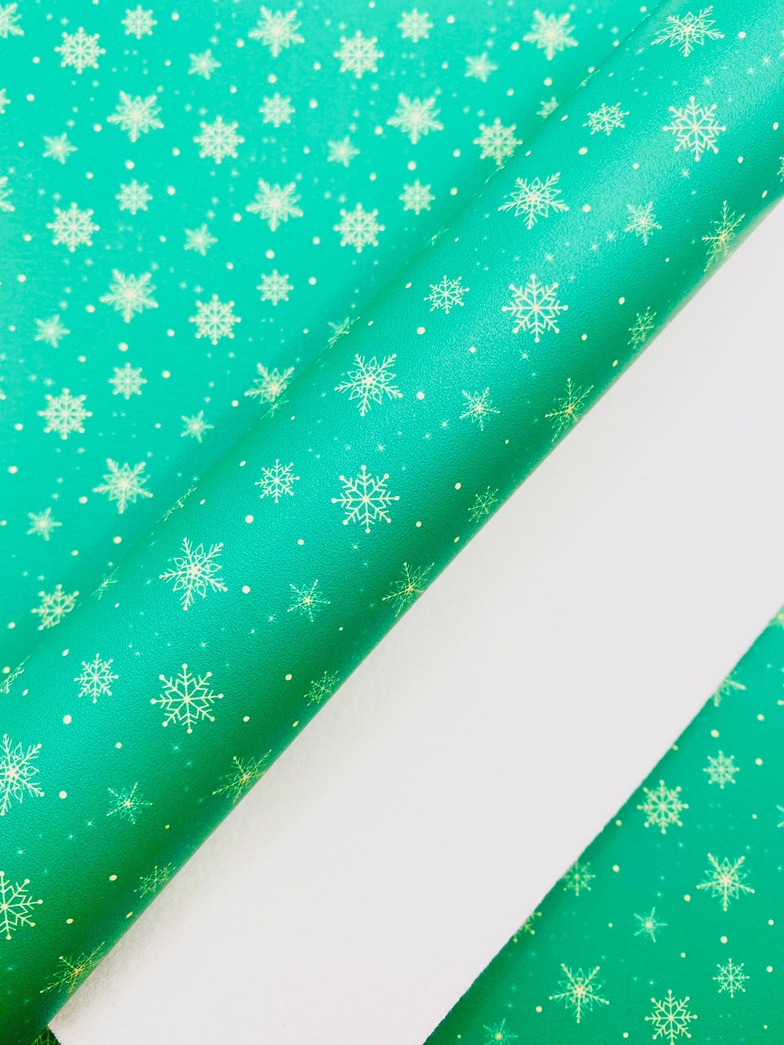 Christmas A4 Leather - Green Snowflakes