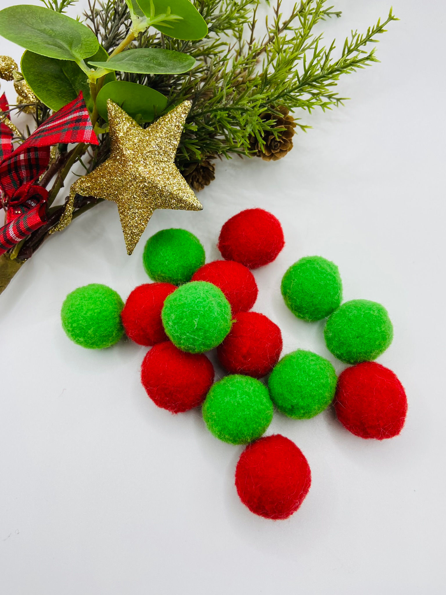 Christmas Embellishment - Red and Green fuzzy pom pom - Mixed pk10