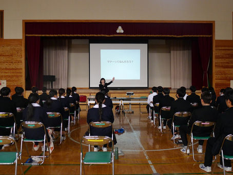 中学生マナー講座を実施しました