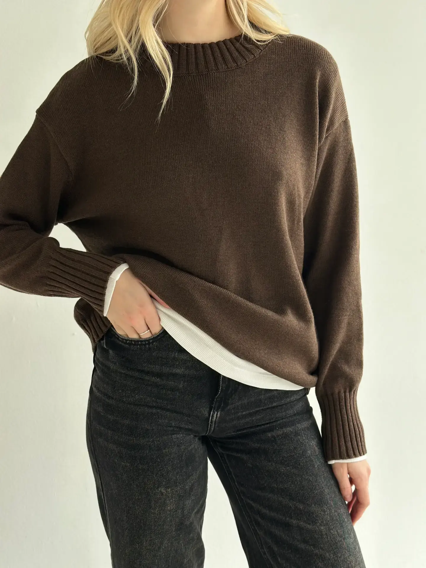 Светр в’язаний коричневий