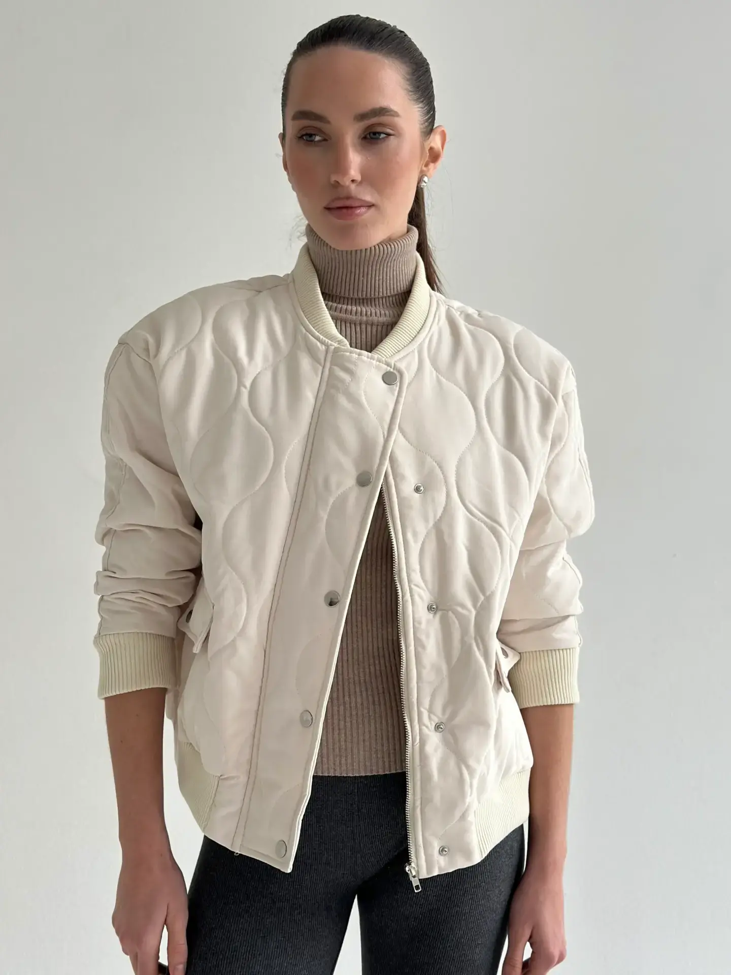 Куртка стьобана бомпер молочна onesize