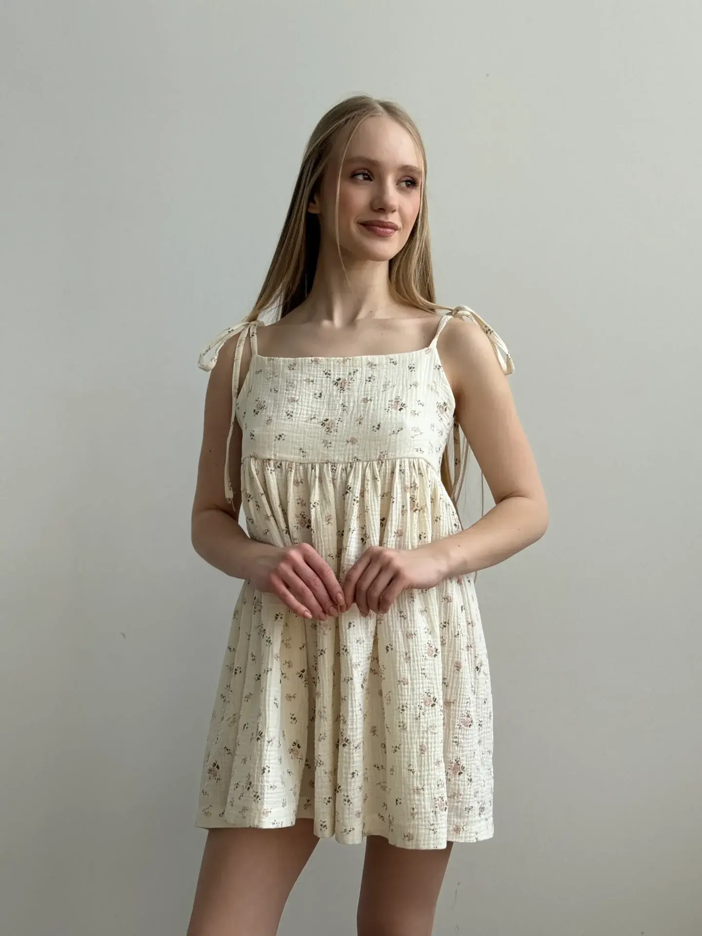 Сарафан на завʼязках муслін коричнева троянда на молочному