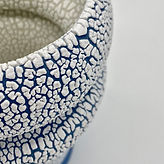 5a Détail Porcelaine Blanche et bleue_Email Grawl Glaze.jpeg