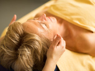 Kopfschmerzen und Migräne - diese Methoden können dich unterstützen