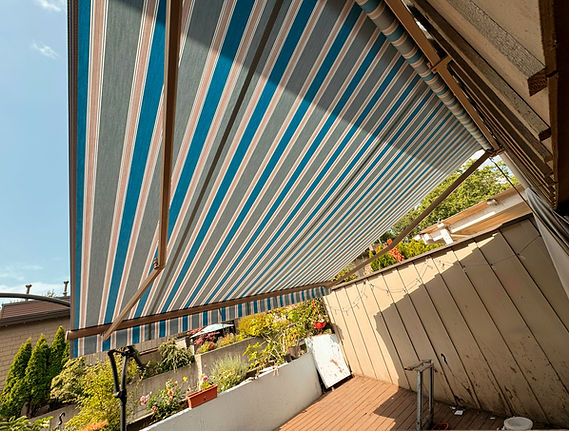 Retractable_awning7_edited.jpg