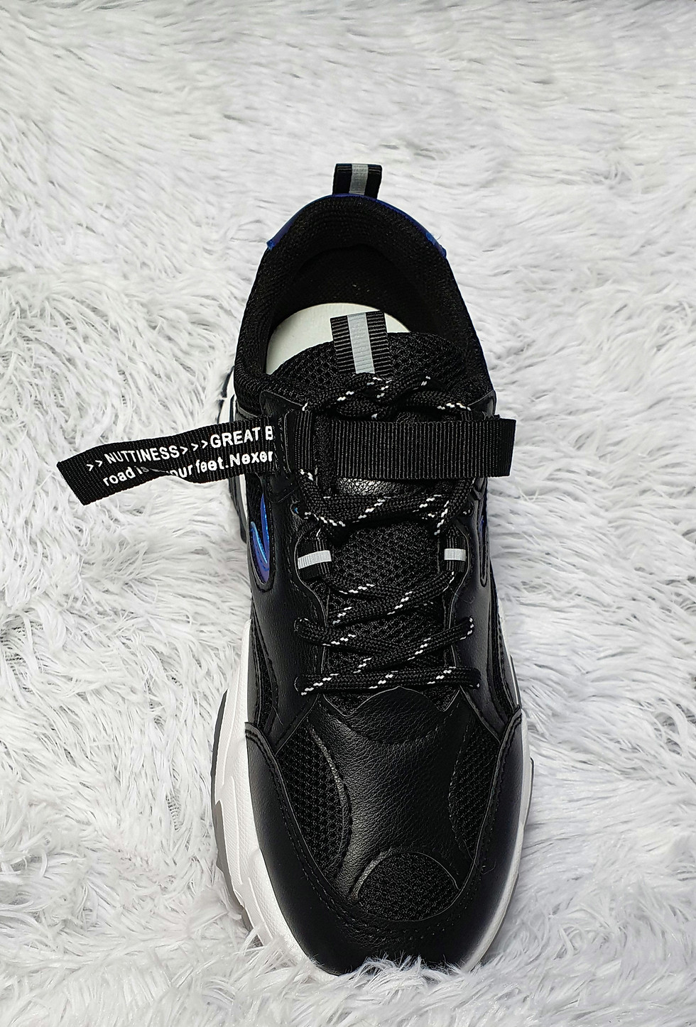 Thumbnail: shoes 