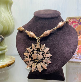 “Presentosa”, a traditional piece of jewelry