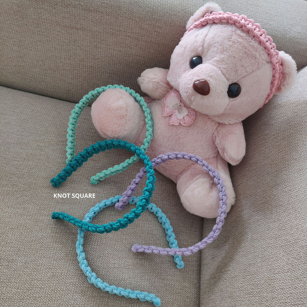 Thumbnail: Knot Crown