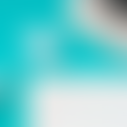 photographie-calendrier-pose-sur-bureau-stylo-bulle-conversation-ordinateur-portable