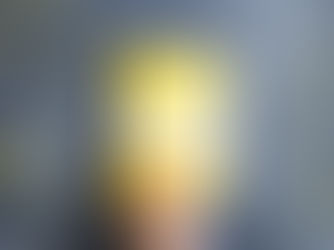 photographie-doigt-pointant-vers-un-livre-blanc