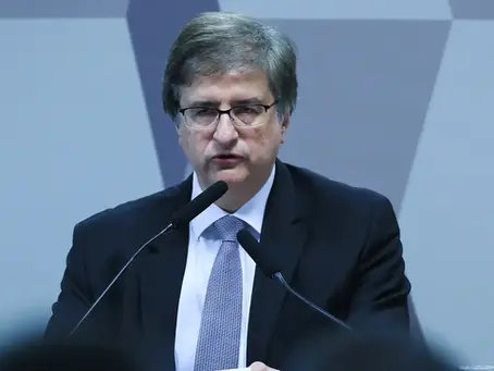 PGR é contra autorização de viagem de Jair Bolsonaro aos Estados Unidos