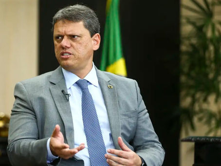 Globo sendo Globo: jornalismo seletivo ajuda Tarcísio