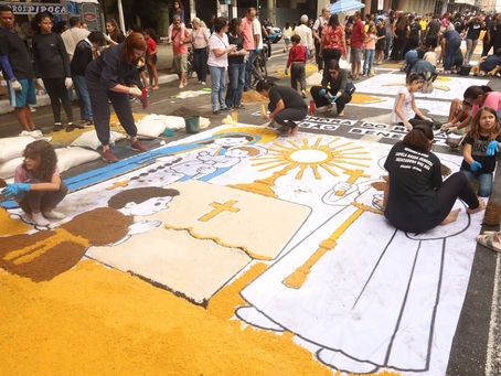 Corpus Christi reúne cerca de 10 mil pessoas no Centro de Niterói