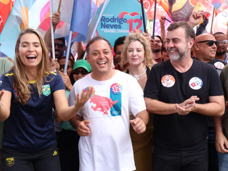 Marcha anima campanha de Rodrigo Neves e Isabel Swan