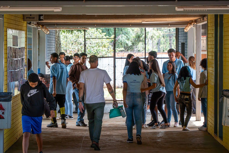 Pé-de-Meia reduz abandono escolar no Rio de Janeiro