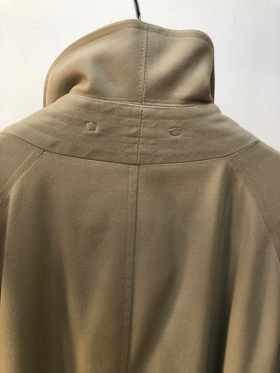 Thumbnail: BURBERRY TRENCHCOAT