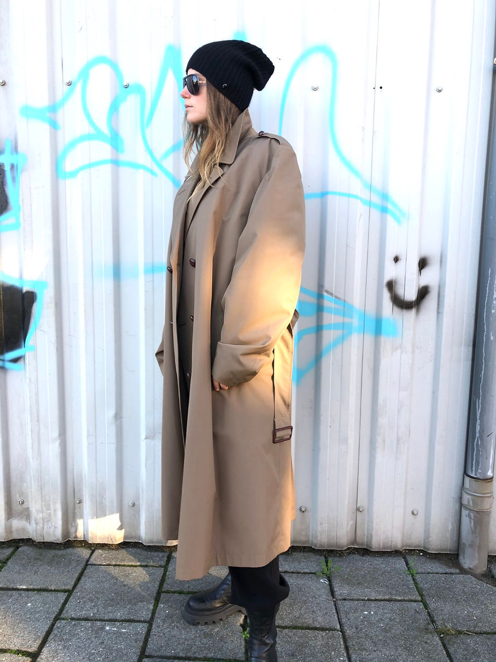 Thumbnail: OVERSIZED TRENCHCOAT