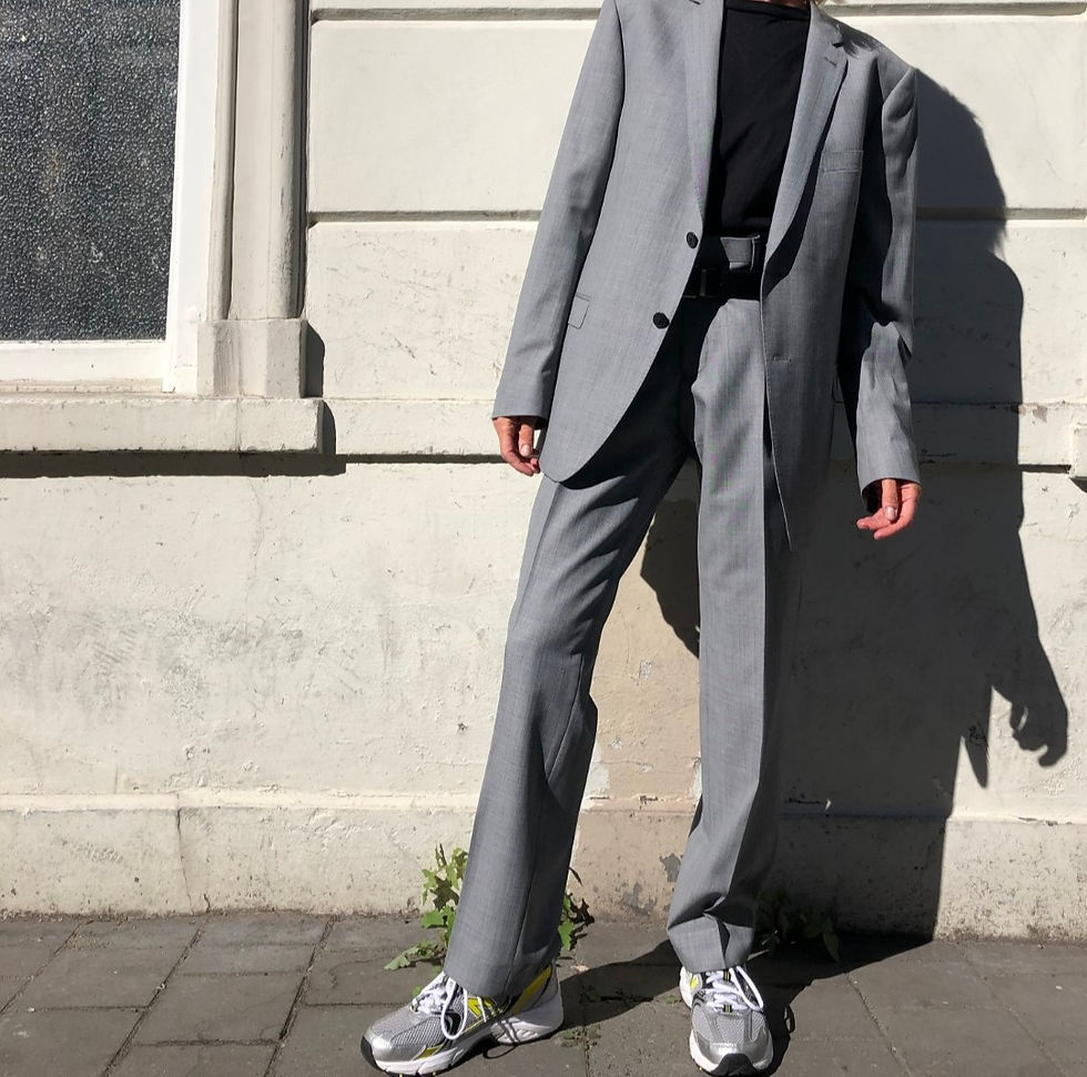LIGHT GREY SUIT