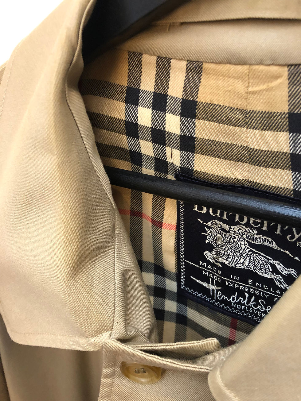 Thumbnail: BURBERRY TRENCHCOAT