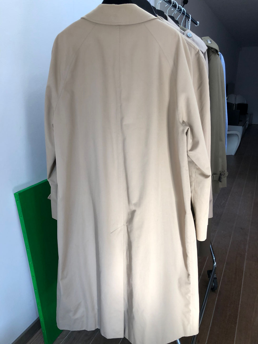 Thumbnail: BURBERRY TRENCHCOAT