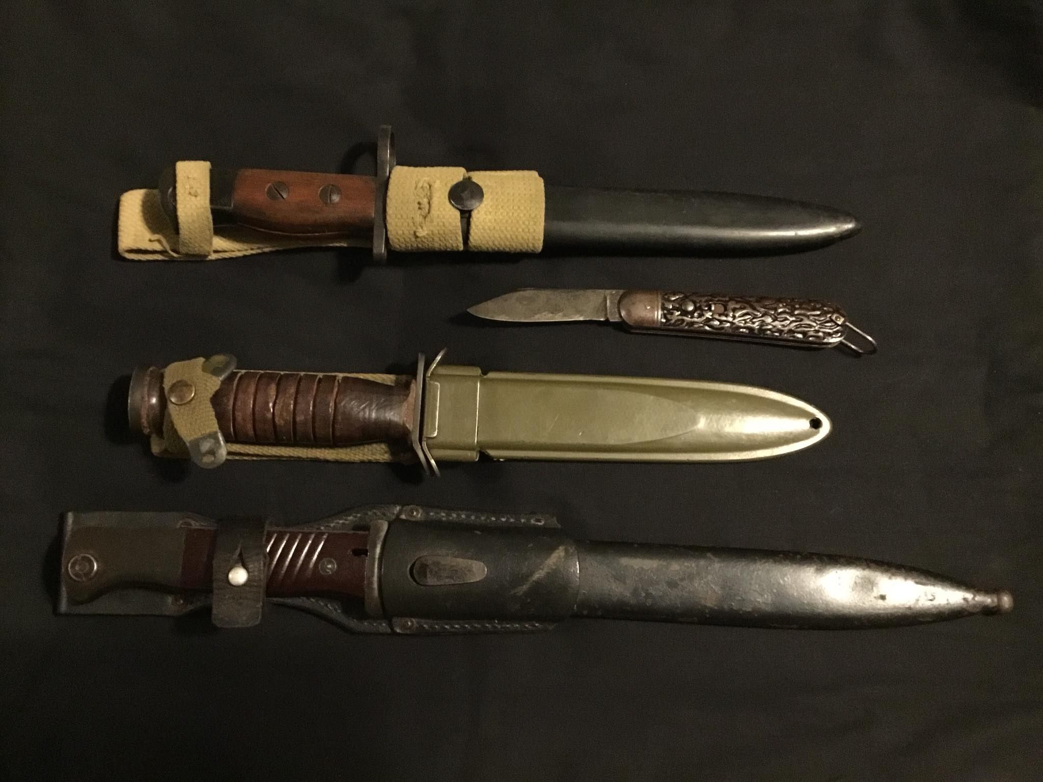 bayonets and paratrooper knife