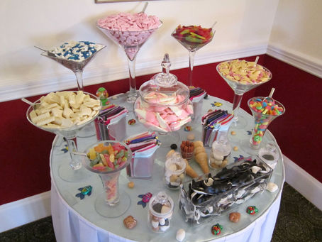 seaside sweets table