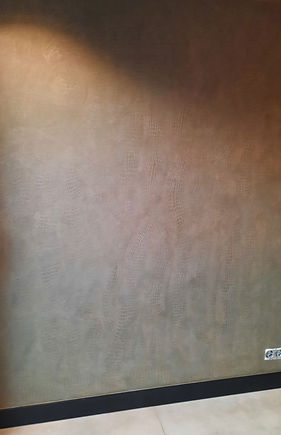 Beton ciré croco wand kleur olijfgroen met gouden olie