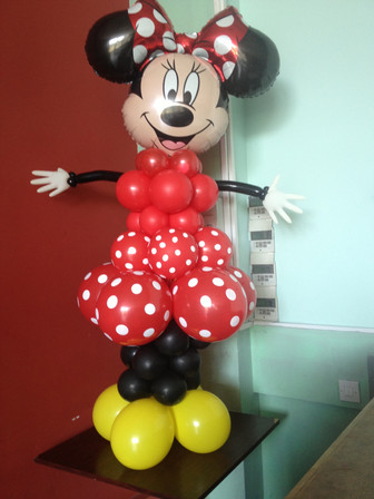Mini Mouse sculpture