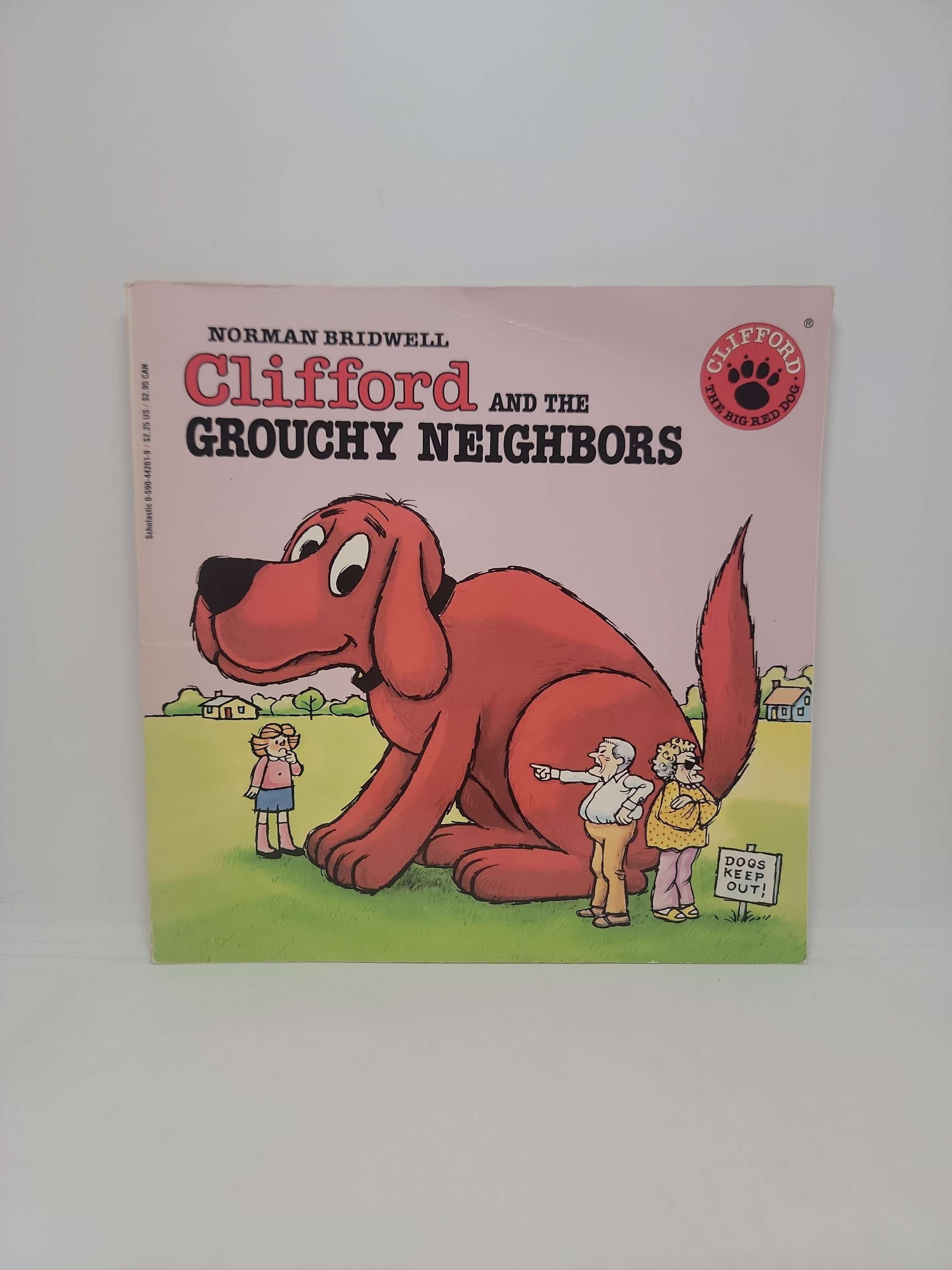 Clifford and the Grouchy Neighbors by Norman Bridwell