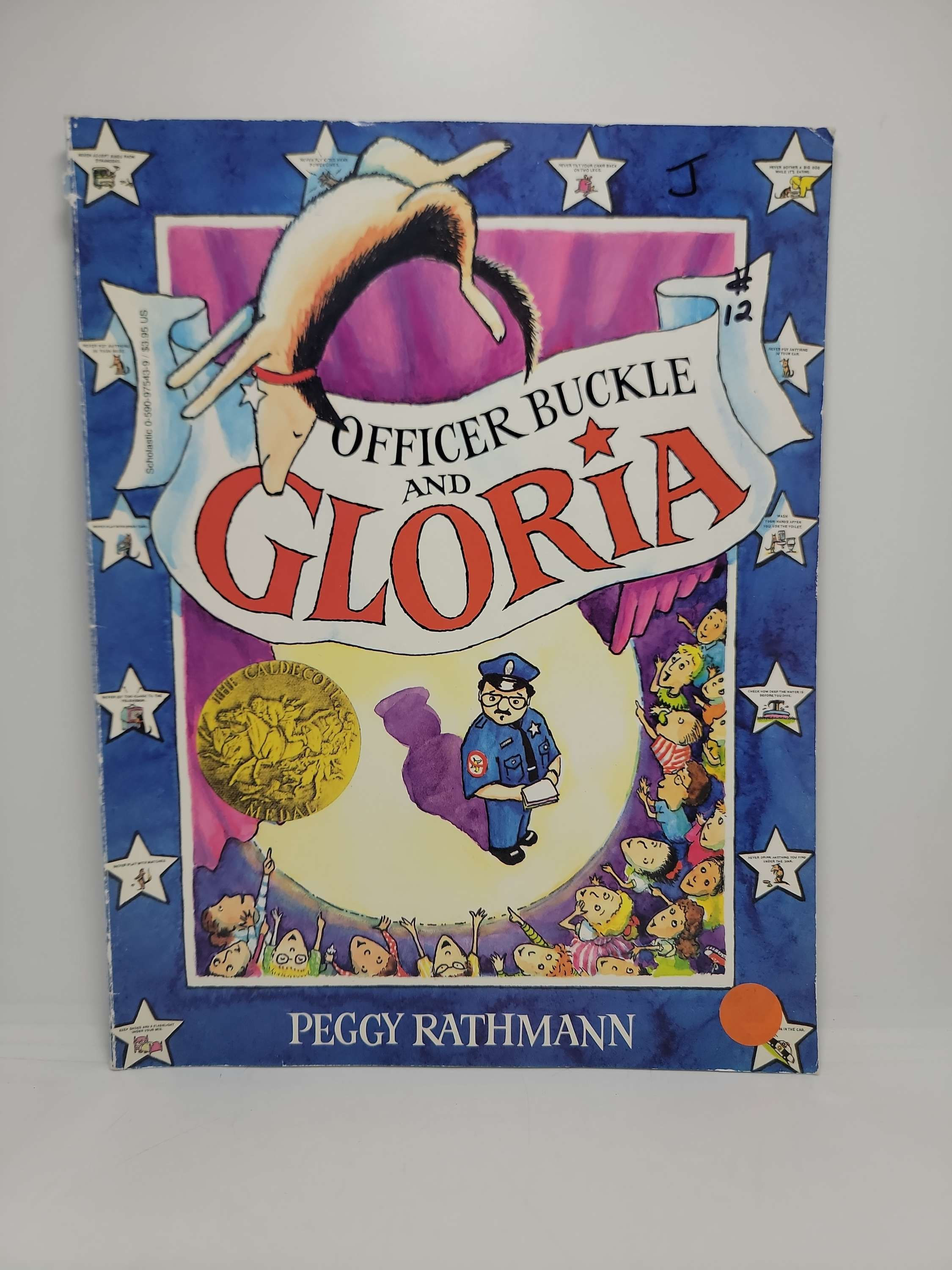 Officer Buckle and Gloria by Peggy Rathmann
