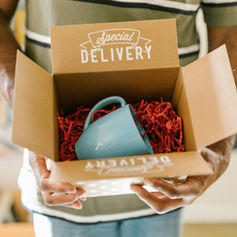 Netflix vs Paramount: The Subscription Business Model is Taking Over Everything – But is It Sustainable?