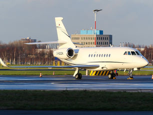 Bertelsmann - Falcon 2000 LXS Captain