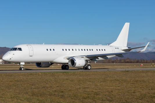 AirX - Lineage 1000 - First Officer