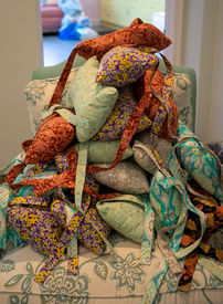 18 - Tie pillows for breast cancer patients.jpg