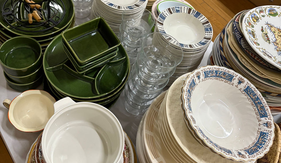 Dining sets, plates, saucers