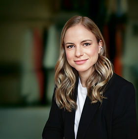 Julia Engelmann Portrait Diogenes credit Fabian Raabe.jpg