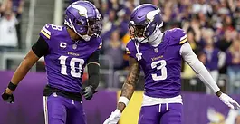 Records broken, QB return to Minnesota ends in heavy defeat, Chiefs’ ‘doink for the division’ kick: NFL Week 14 Sunday review