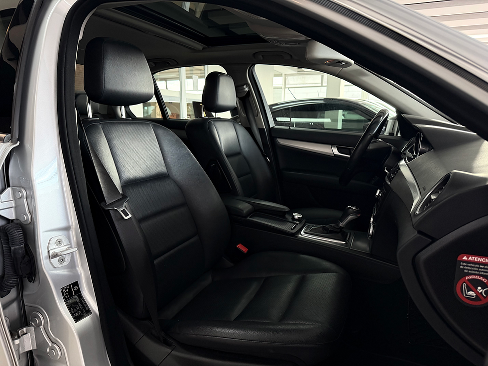 Miniatura: 2014 Mercedes-Benz C200 CGI