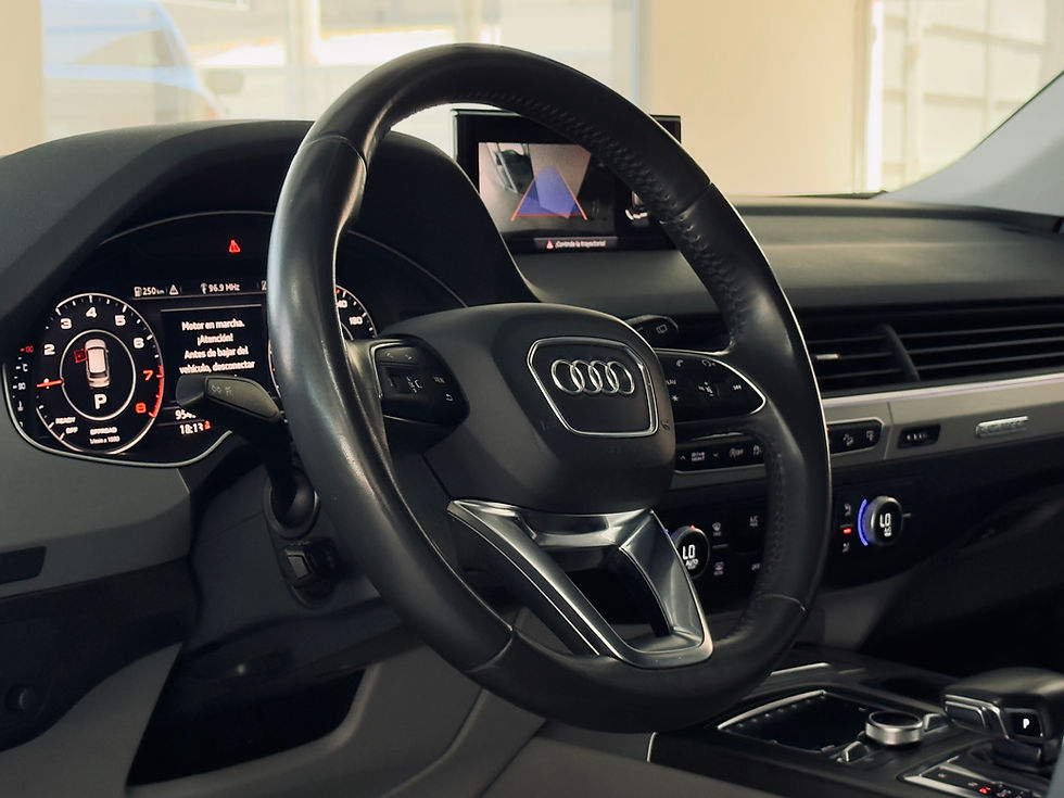 Miniatura: 2018 Audi Q7 2.0T Quattro