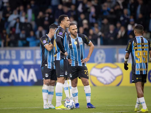 Grêmio vence Palestino e depende de si para ser líder na Sula