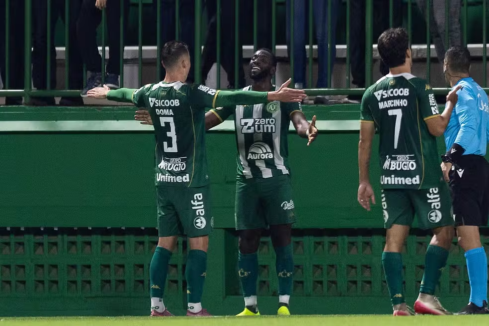 Chapecoense vence o Botafogo e avança às oitavas da Copa do Brasil