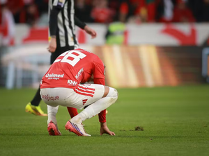 Inter leva atropelo no 1º tempo, perde e se afunda mais no Z-4
