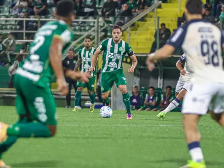 Com gol contra no fim, Chape perde para o Remo na Arena Condá